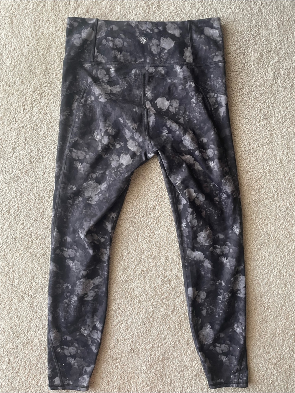 Athleta Black Gray Rainier Printed Tight Women’s Size M Floral Yoga Athleisure - Picture 2 of 9